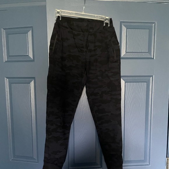 ALPHALETE BLUE CAMO JOGGERS - Picture 1 of 2